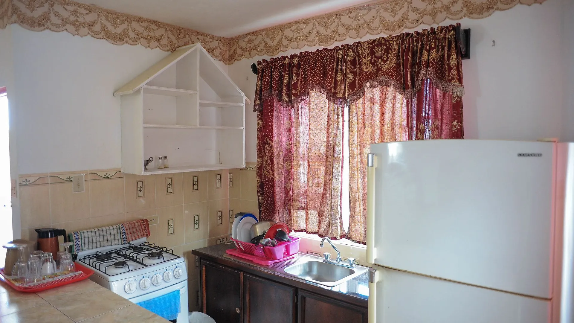***  Glorianna Hotel مونتيغو باي جامايكا